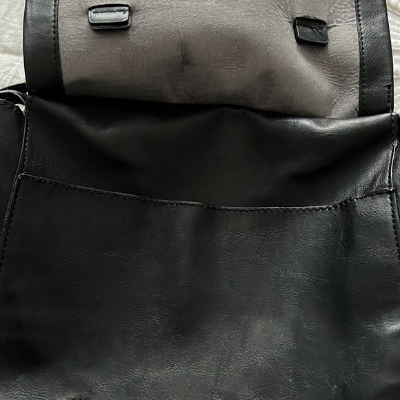 Reaction Kenneth Cole Black Leather Backpack - Picture 4 of 4